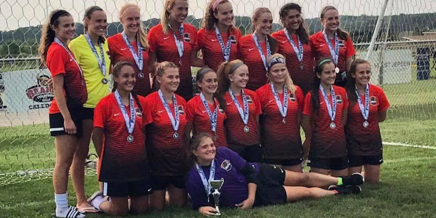 MI Burn 01 Girls Black, Finalists at the Midwest United Cup!